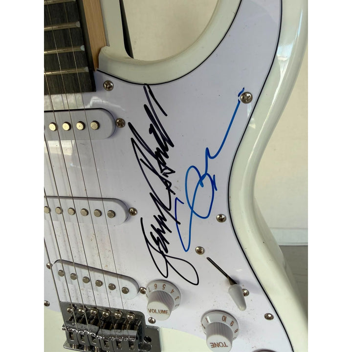 Alice N' Chains Mike Starr Layne Staley Jerry Cantrell Sean Kinney stratocaster electric guitar signed with proof.