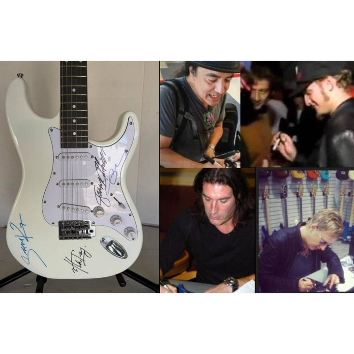 Alice N' Chains Mike Starr Layne Staley Jerry Cantrell Sean Kinney stratocaster electric guitar signed with proof.