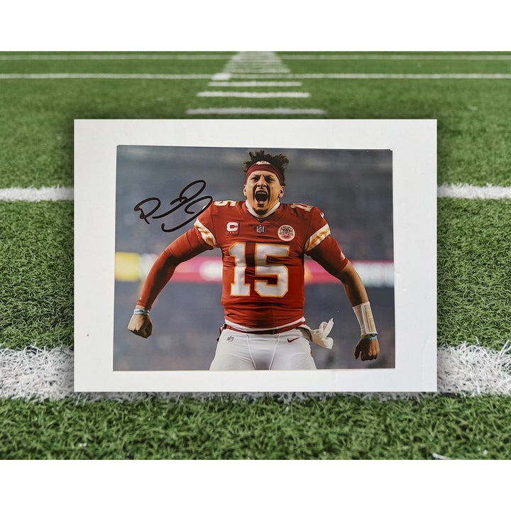 Patrick Mahomes Kansas City Chiefs 8x10 photo signed with proof