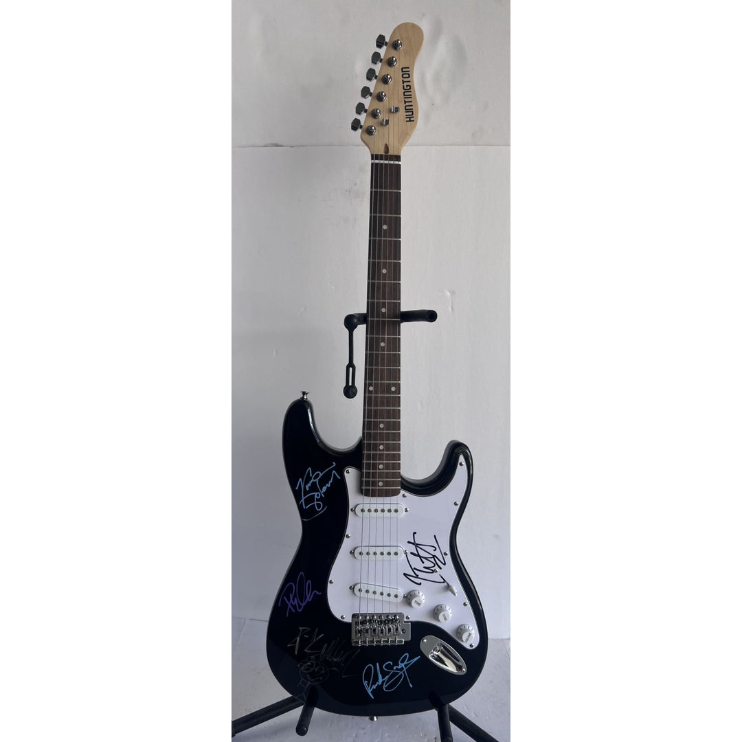 Vivian Campbell Joe Elliott Rick Allen Def Leppard Huntington Stratocaster full size electric guitar signed with proof