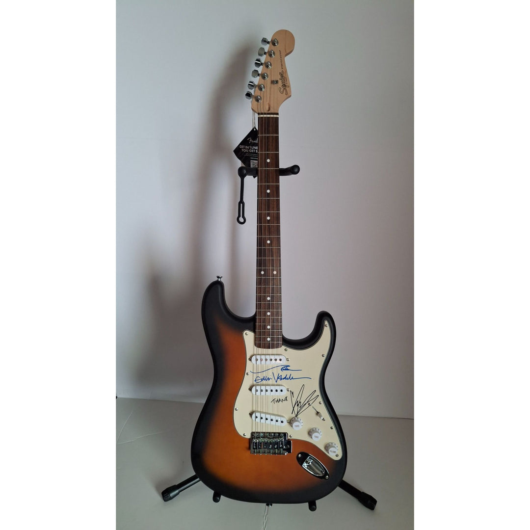Chric Cornell Soundgarden & Eddie Vedder Pearl Jam, Fender Stratocaster electric guitar signed with proof