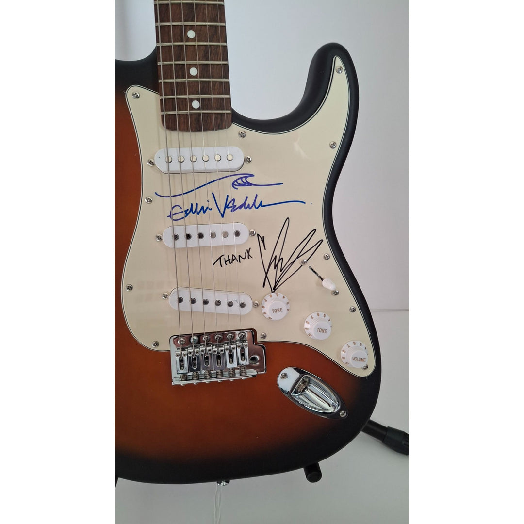 Chric Cornell Soundgarden & Eddie Vedder Pearl Jam, Fender Stratocaster electric guitar signed with proof