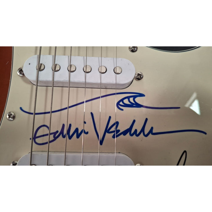 Chric Cornell Soundgarden & Eddie Vedder Pearl Jam, Fender Stratocaster electric guitar signed with proof