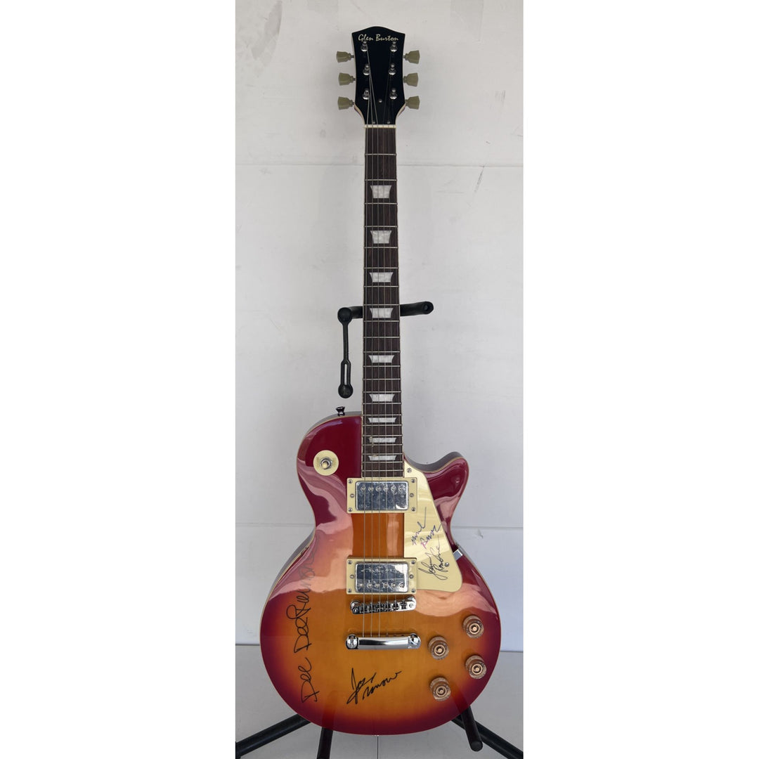 The Ramones Dee-Dee Ramone Joey Ramone Marky Ramone Johnny Ramone Tommy Ramone Richie Ramone vintage les paul signed with proof.