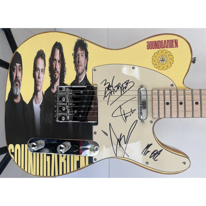Soundgarden Chris Cornell, Ben Shepherd, Matt Cameron, Kim Thayil electric guitar signed with proof.