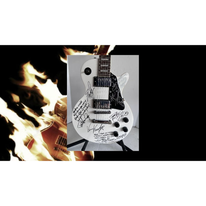 Kiss Gene Simmons, Paul Stanley, Ace Frehley, Peter Criss, Tommy Thayer, Eric Singer and Bruce Kulick Les Paul electric guitar signed with p