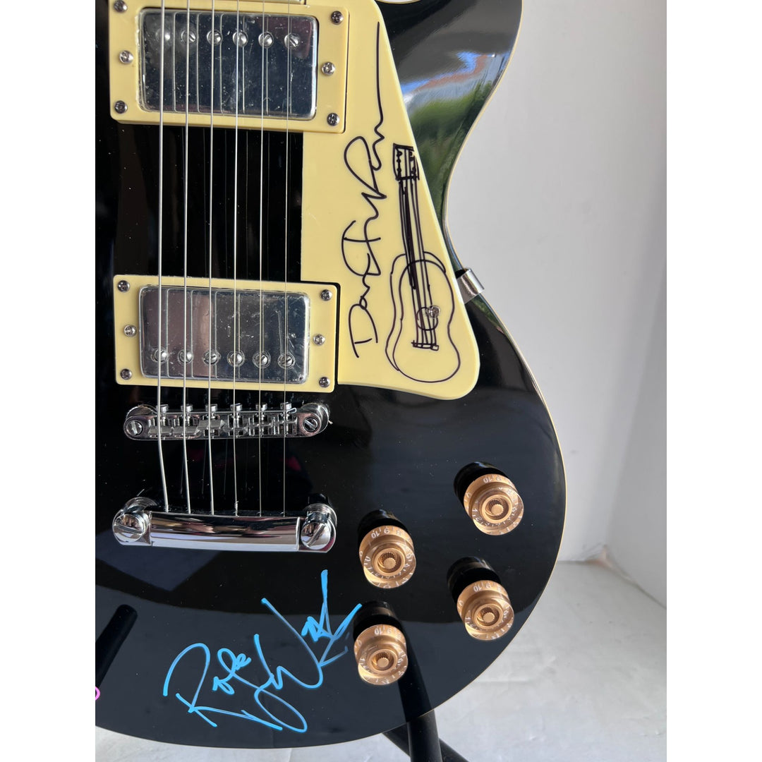 Pink Floyd Roger Waters David Gilmour Richard Wright Nick Mason Black Les Paul electric guitar signed with proof