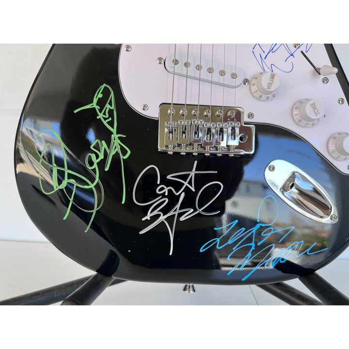 Dave Mathews, Le Roi Moore, Carter Beauford, Stefan Lessard, Boyd Tinsley electric guitar signed with proof.