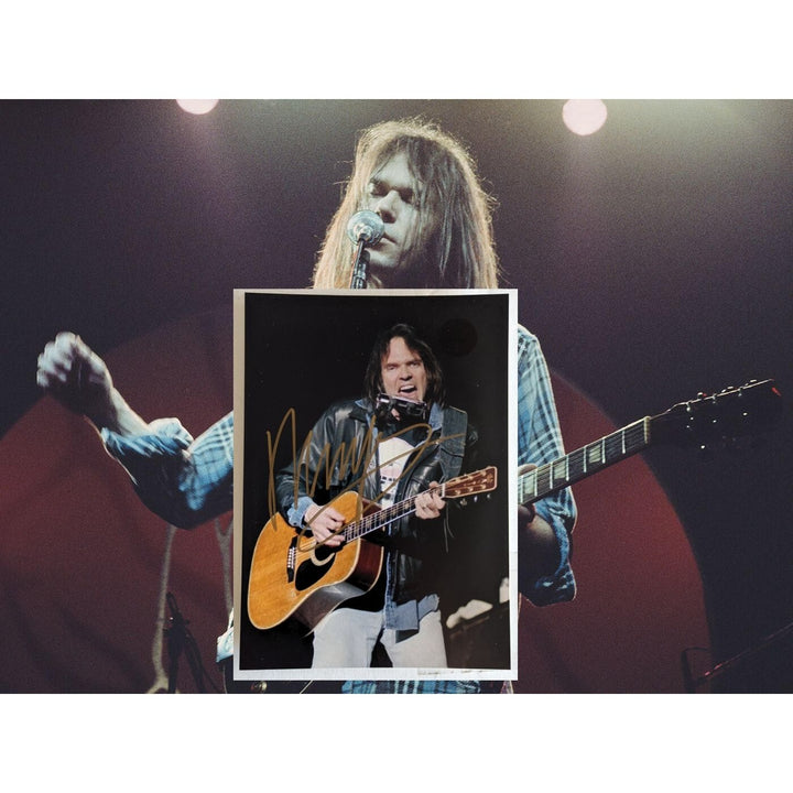 Neil Young  5x7 photo signed with proof
