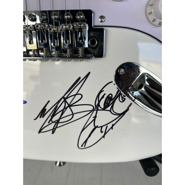 Blink 182 Travis Barker signed with inscription,  Mark Hoppus, Tom DeLonge , Matt Skiba signed with proof