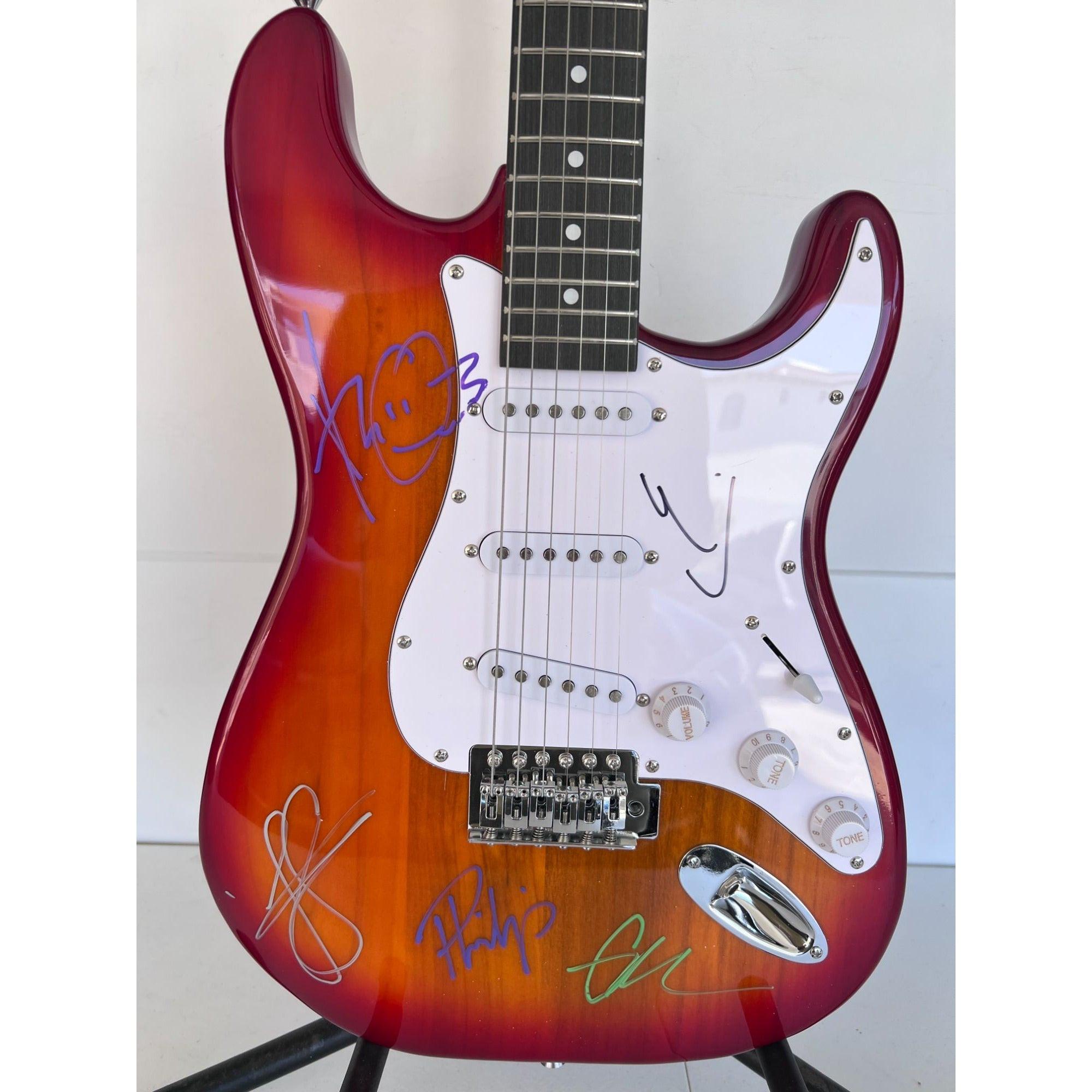 Thom Yorke Radioheadトムヨーク直筆サイン入りフォト証明書付き Thom Yorke Radiohead electric guitar signed with proof | Awesome
