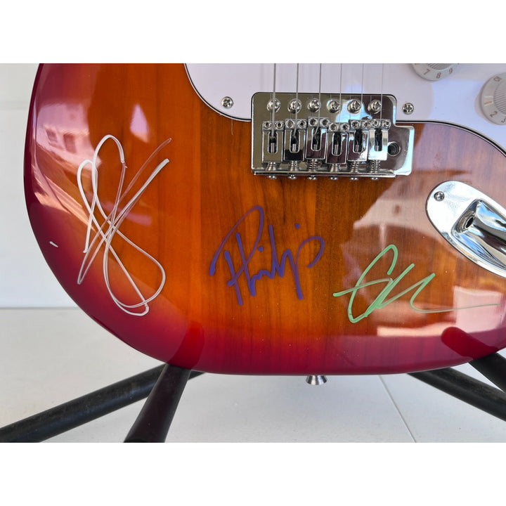 Thom Yorke Radiohead electric guitar signed with proof.