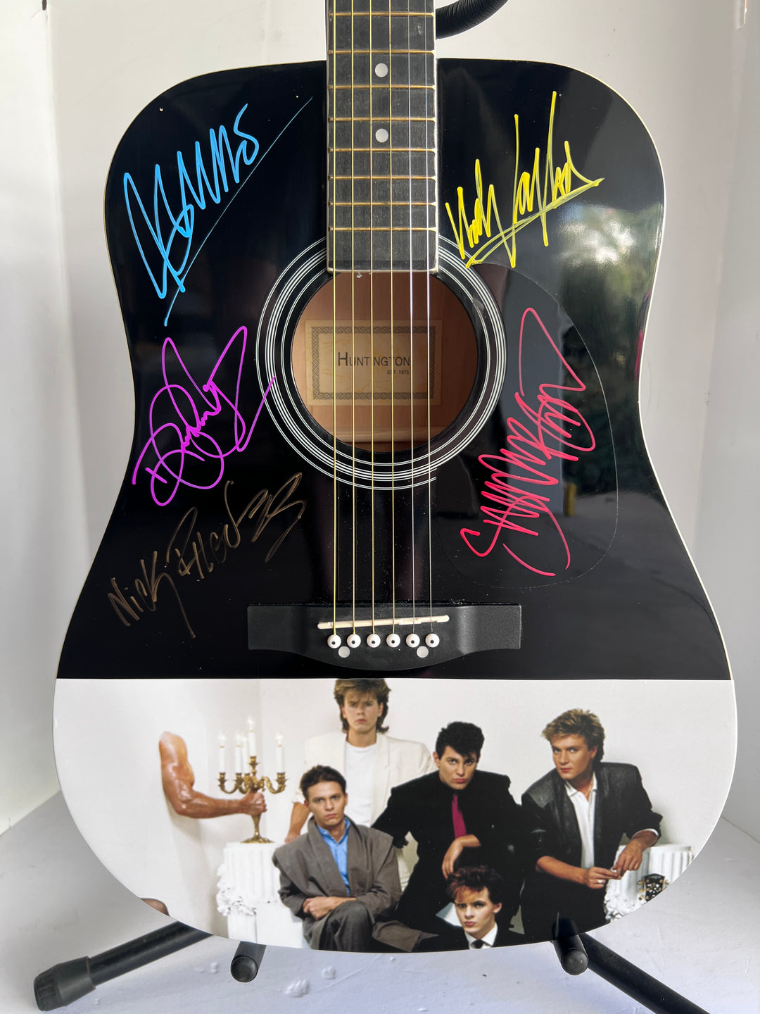 Duran Duran Simon Le Bon, John Taylor, Nick Rhodes Roger Taylor and Andy Taylor one-of-a-kind full size acoustic guitar signed with proof