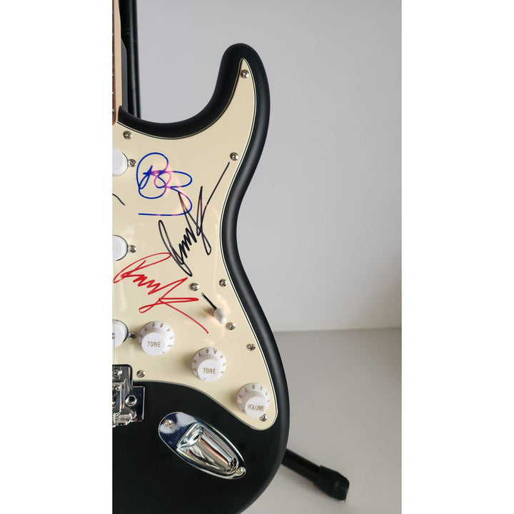 Chester Bennington, Mike Shinoda, Brad Delson, Dave Farrell, Joe Hahn, Rob Bourdon, Linkin Park, Fender telecaster electric guitar signed with proof