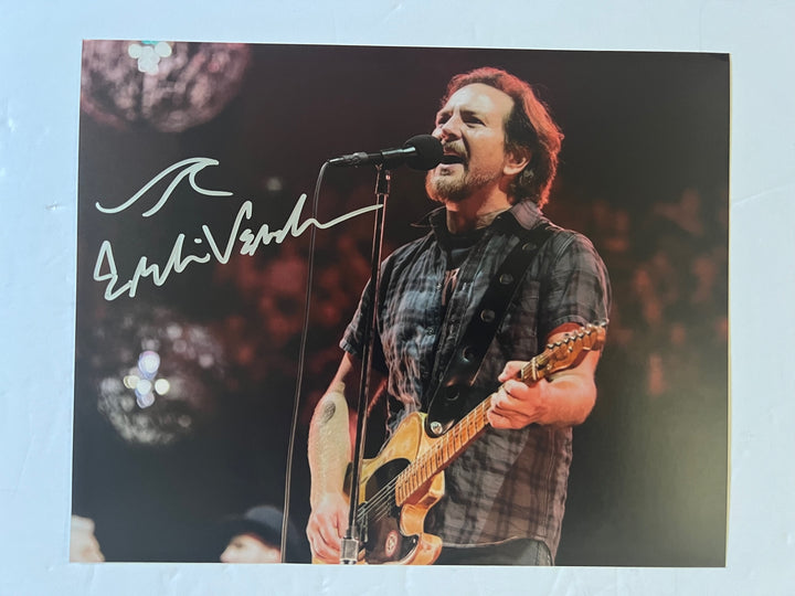 Eddie Vedder Pearl Jam 8x10 photograph signed with proof