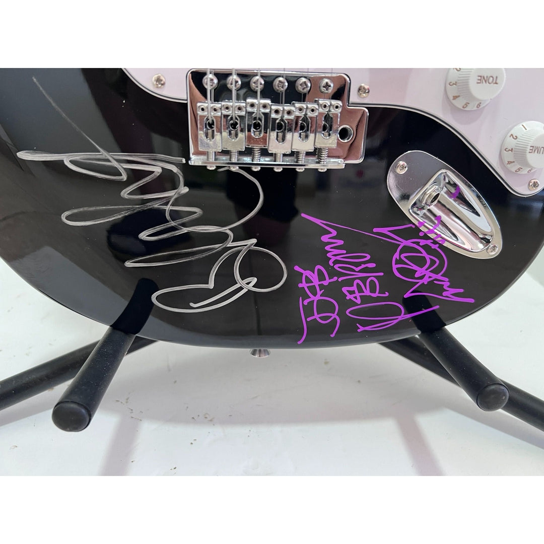 Aerosmith Steven Tyler Joe Perry Joey Kramer Brad Whitford stratocaster  electric guitar signed with proof