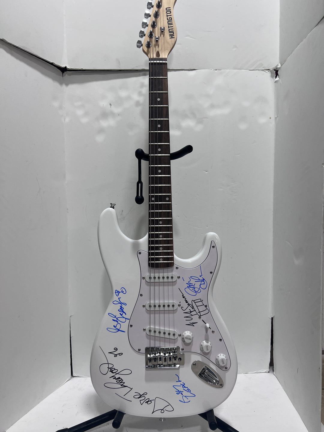 George Thorogood and The Destroyers Stratocaster electric guitar signed with proof