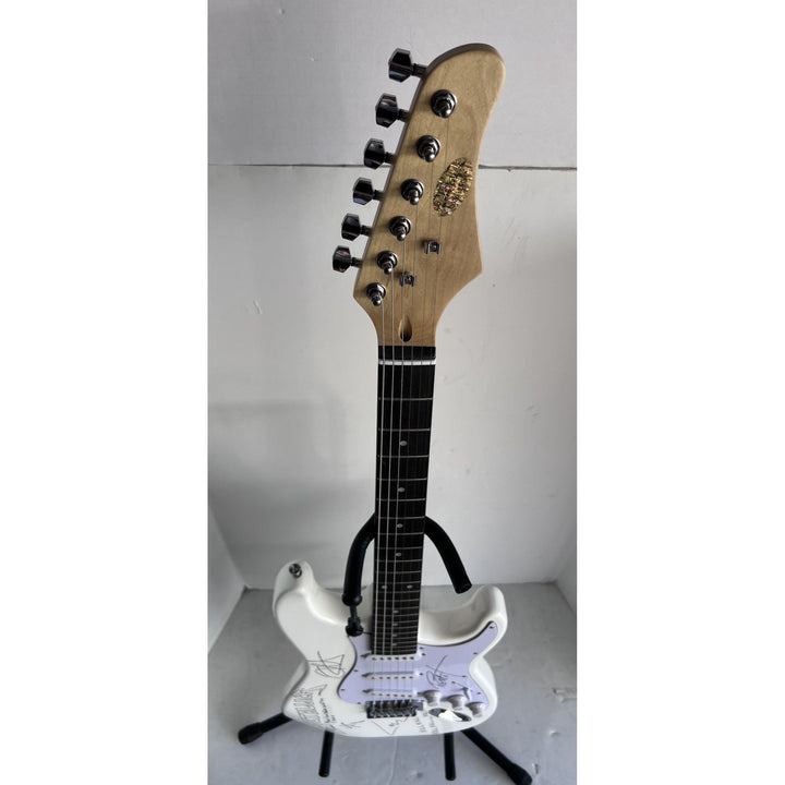 Metallica James Hetfield Lars Ulrich Kirk Hammett Stratocaster electric guitar signed with proof