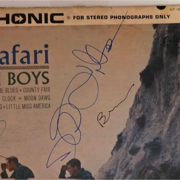 The Beach Boys " Surfin Safari" Carl, Dennis, Brian Wilson, Al Jardine, Mike Love signed with proof.