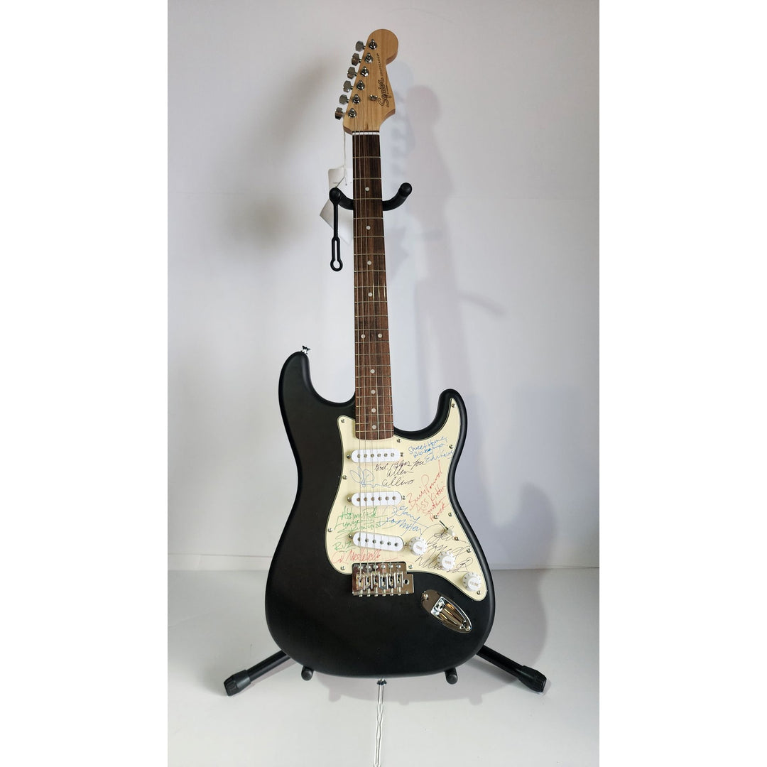 Lynyrd Skynyrd Johnny Van Zant Gary Rossington, Rickey Medlocke, Billy Powell, Ed King, Leon Wilkeson, Artimus Pyle & Alan Collins Fender signed with proof