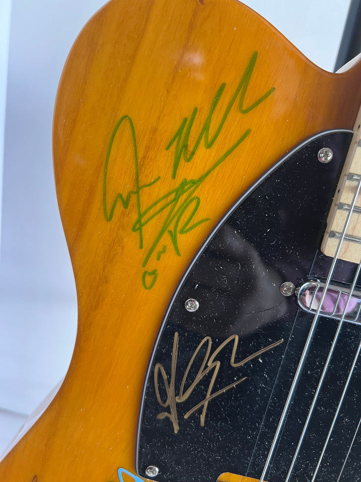 Guns N' Roses Axl Rose, Slash, Matt Sorum, Gilby Clarke Izzy Stradlin Steven Adler telecaster electric guitar signed with proof