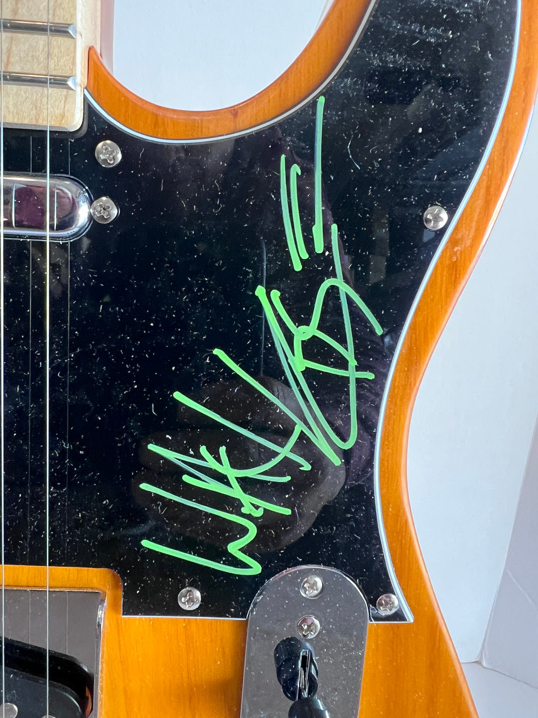 Guns N' Roses Axl Rose, Slash, Matt Sorum, Gilby Clarke Izzy Stradlin Steven Adler telecaster electric guitar signed with proof