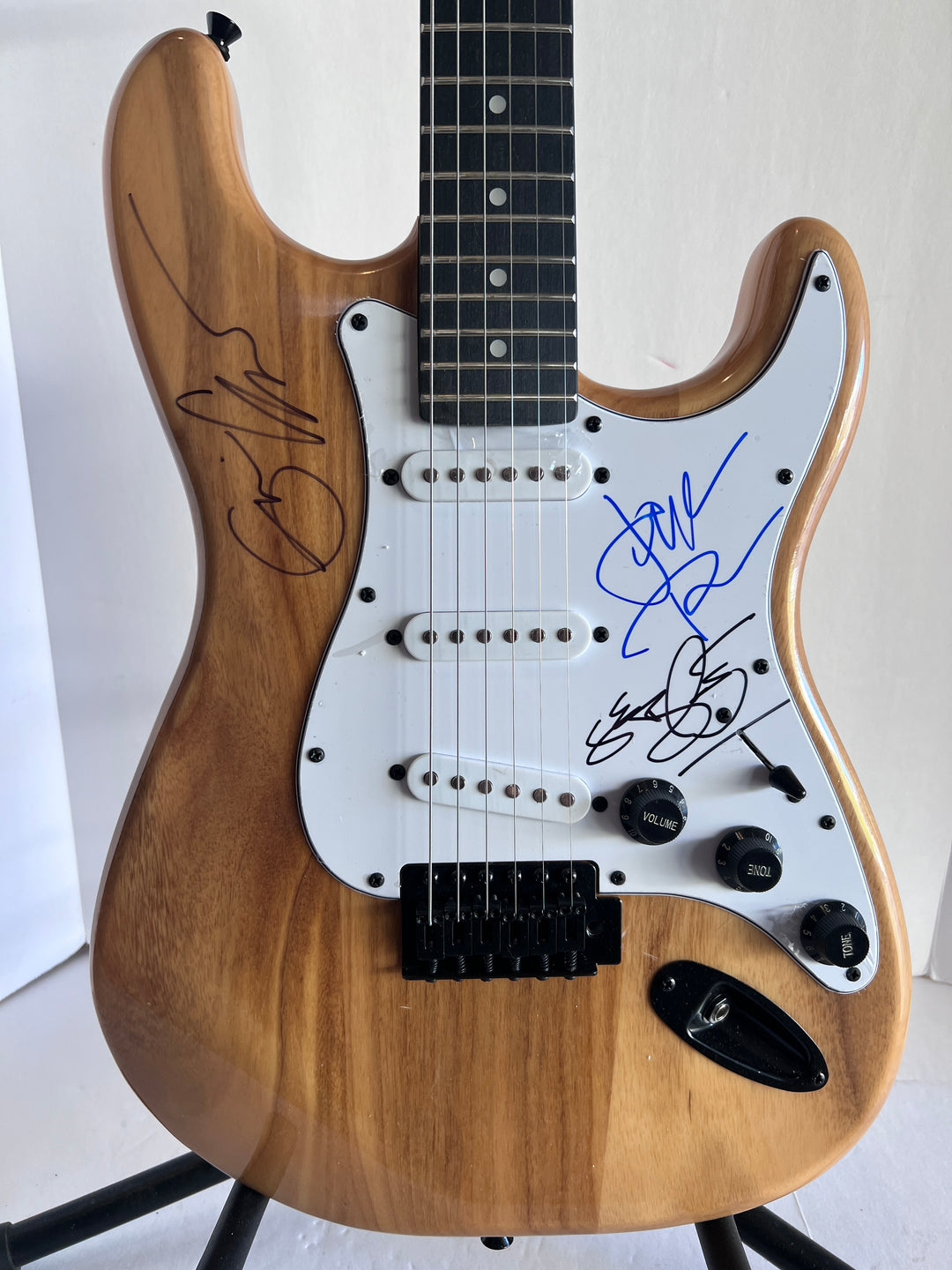 Cream supergroup Eric Clapton Ginger Baker Jack Bruce full size Stratocaster electric guitar signed with proof