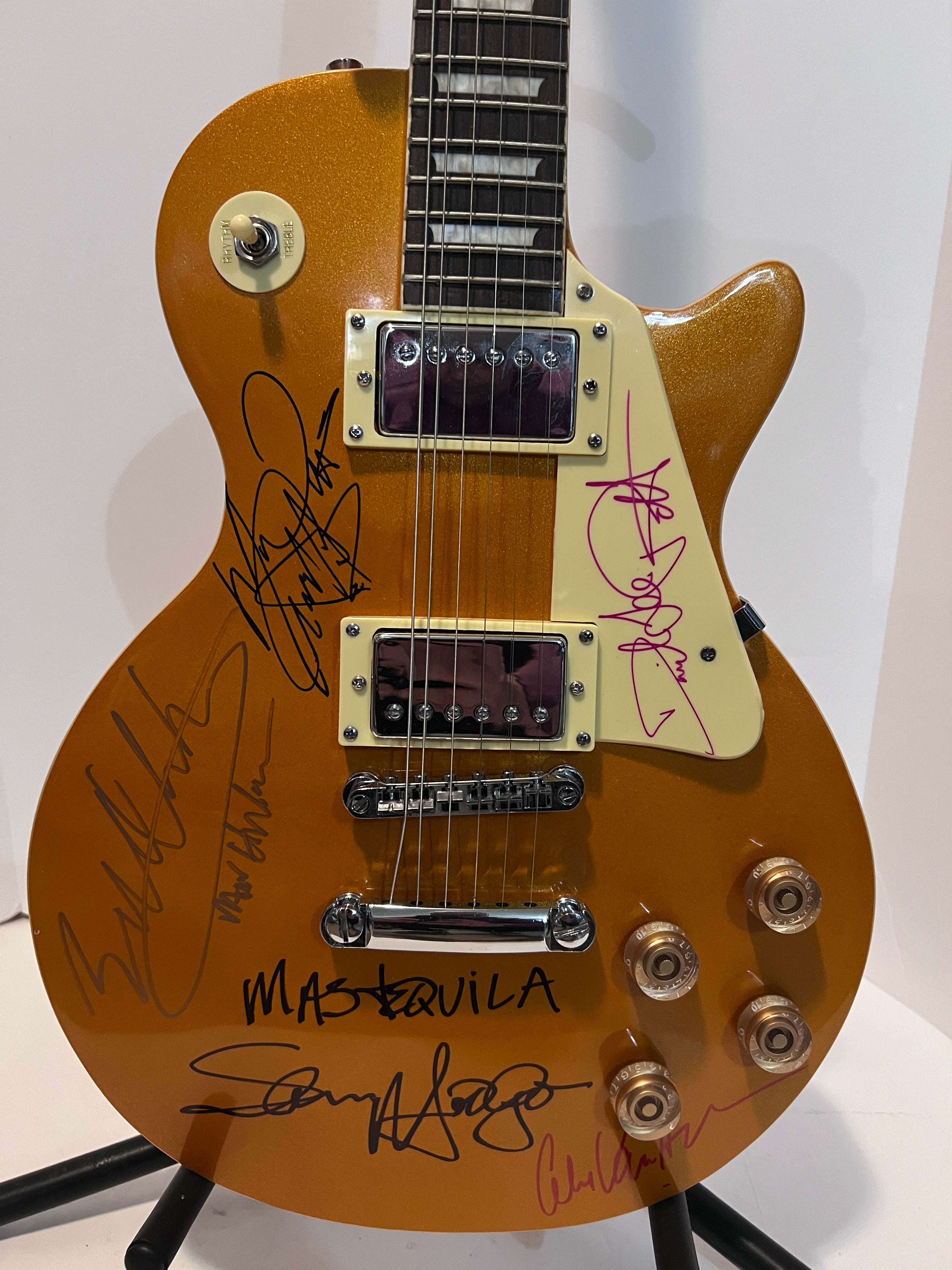 Eddie and Alex Van Halen David Lee Roth Sammy Hagar Michel Anthony Van Halen gold full-size Les Paul electric guitar signed with proof