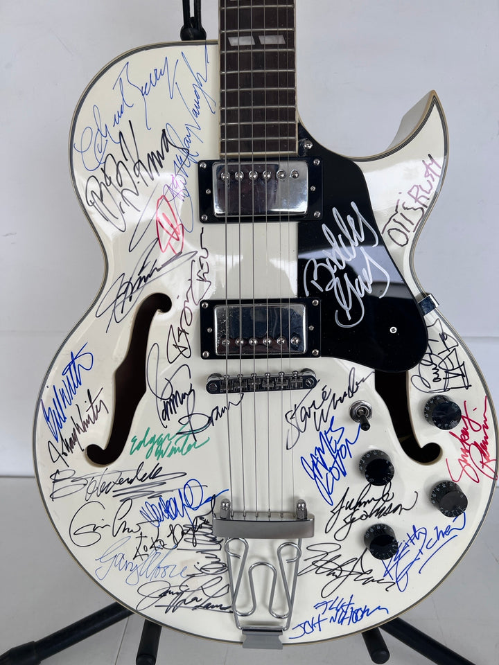 Blues an R&B legends 28 signed in all Stevie Ray Vaughan Bill Withers Stevie Wonder Eric Clapton Hollow body electric guitar signed with pro