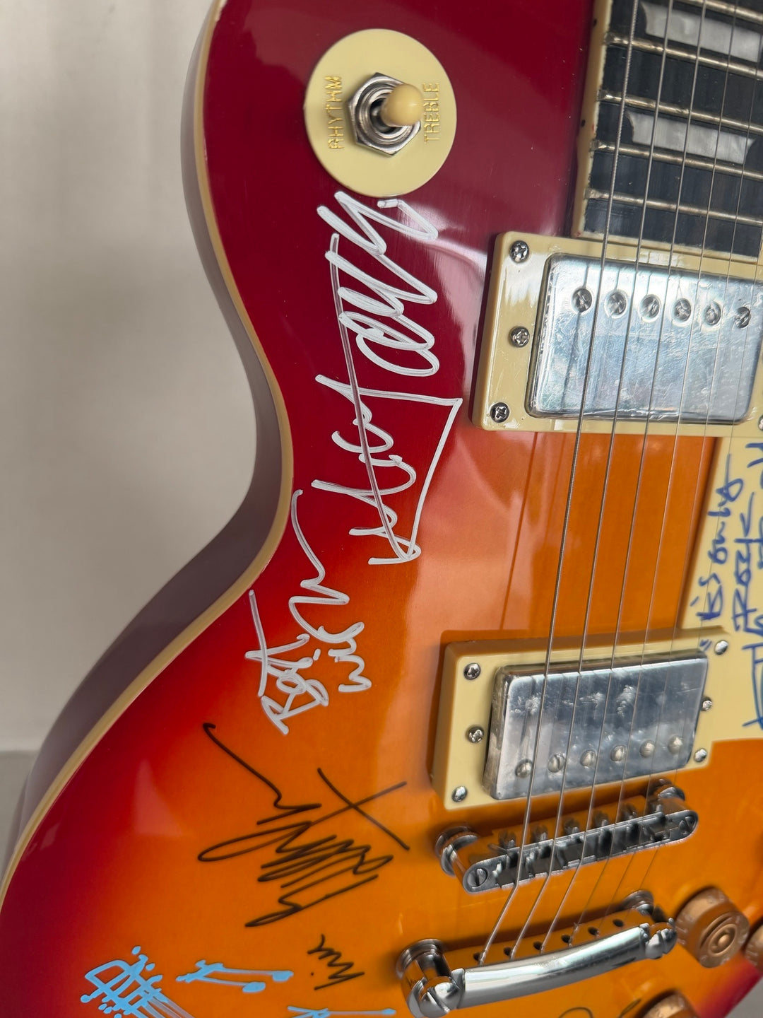 Bill Wyman, Keith Richards, Mick Jagger, Charlie Watts, Ronnie Wood Rolling Stones vintage cherry les paul full size electric guitar
