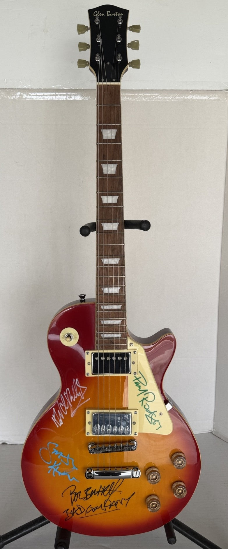 Bad Company vintage les paul full size electric guitar Boz Burrell, Simon Kirke, Mick Ralphs and Paul Rodgers signed with proof