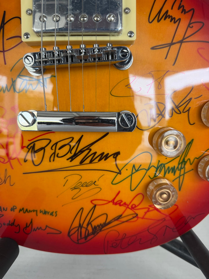 Blues legends (22 ) Stevie Ray Vaughan, John Mayer, Keith Richards, Eric Clapton, BB King vintage les paul full size electric guitar signed