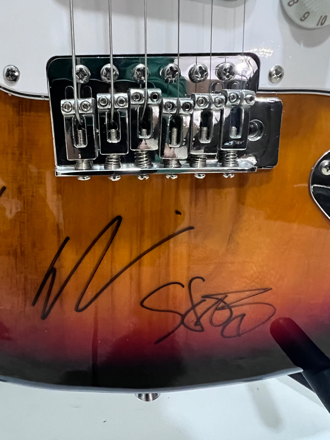 Deftones Chi Cheng, Chino Moreno, Stephen Carpenter, Frank Delgado Stratocaster electric guitar signed with proof