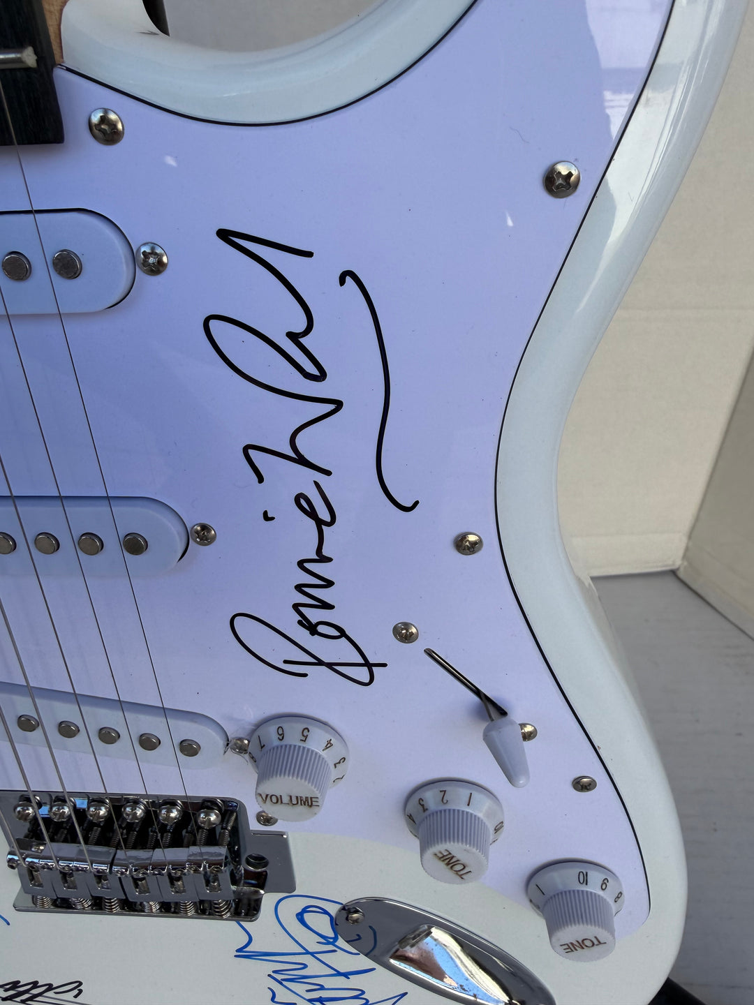 Bill Wyman Keith Richards Charlie Watts Ronnie Wood Mick Jagger full-size stratocaster electric guitar sign with proof