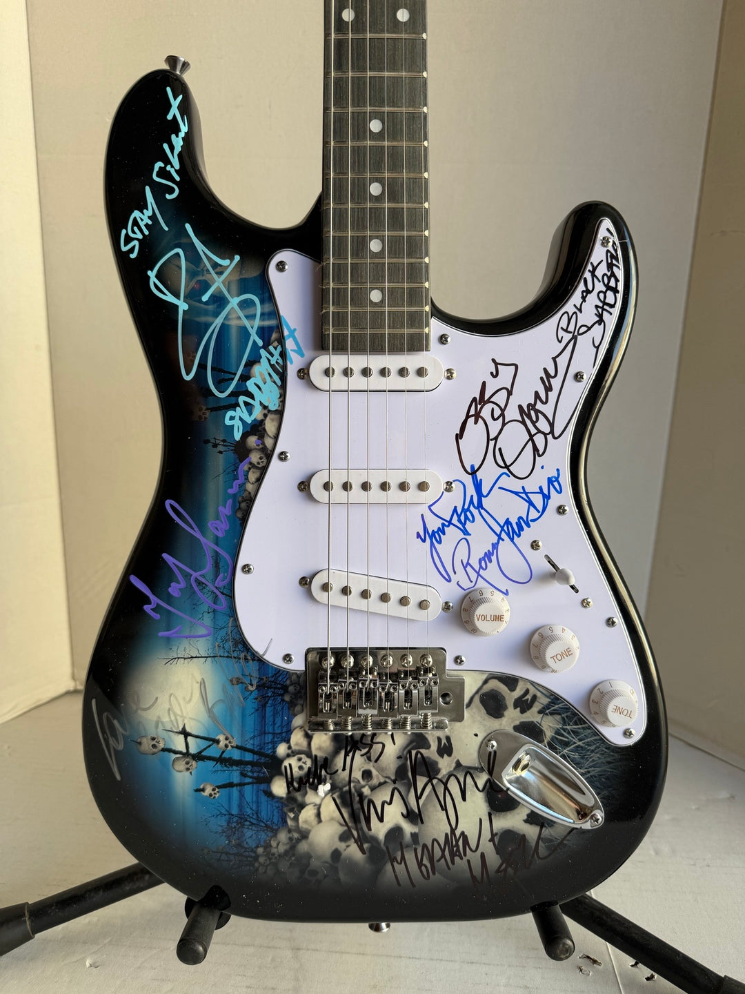 Ronnie James Dio Ozzy Osbourne Tony Iommi Bill Ward Geezer Butler Black Sabbath electric guitar signed with proof