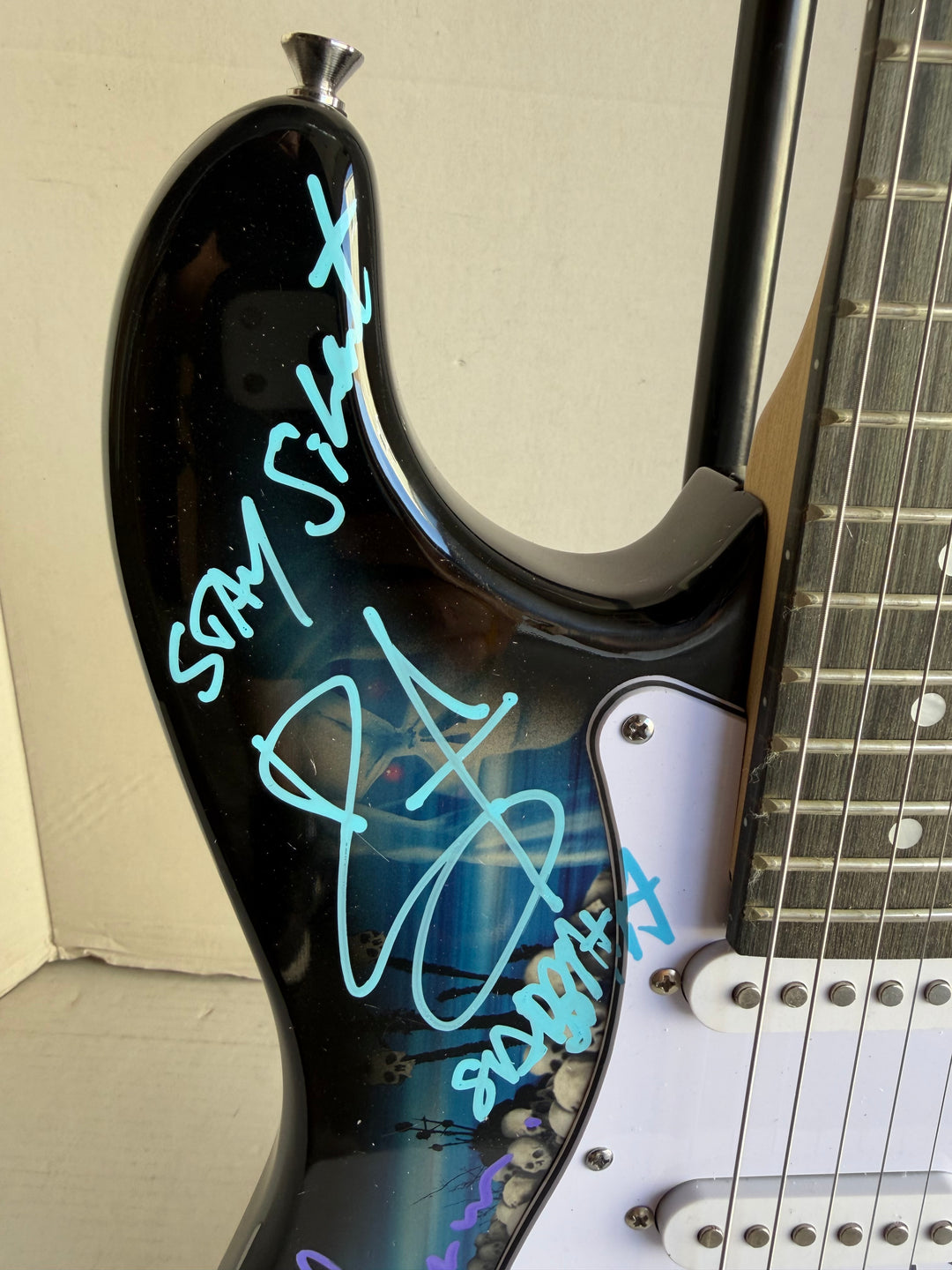 Ronnie James Dio Ozzy Osbourne Tony Iommi Bill Ward Geezer Butler Black Sabbath electric guitar signed with proof
