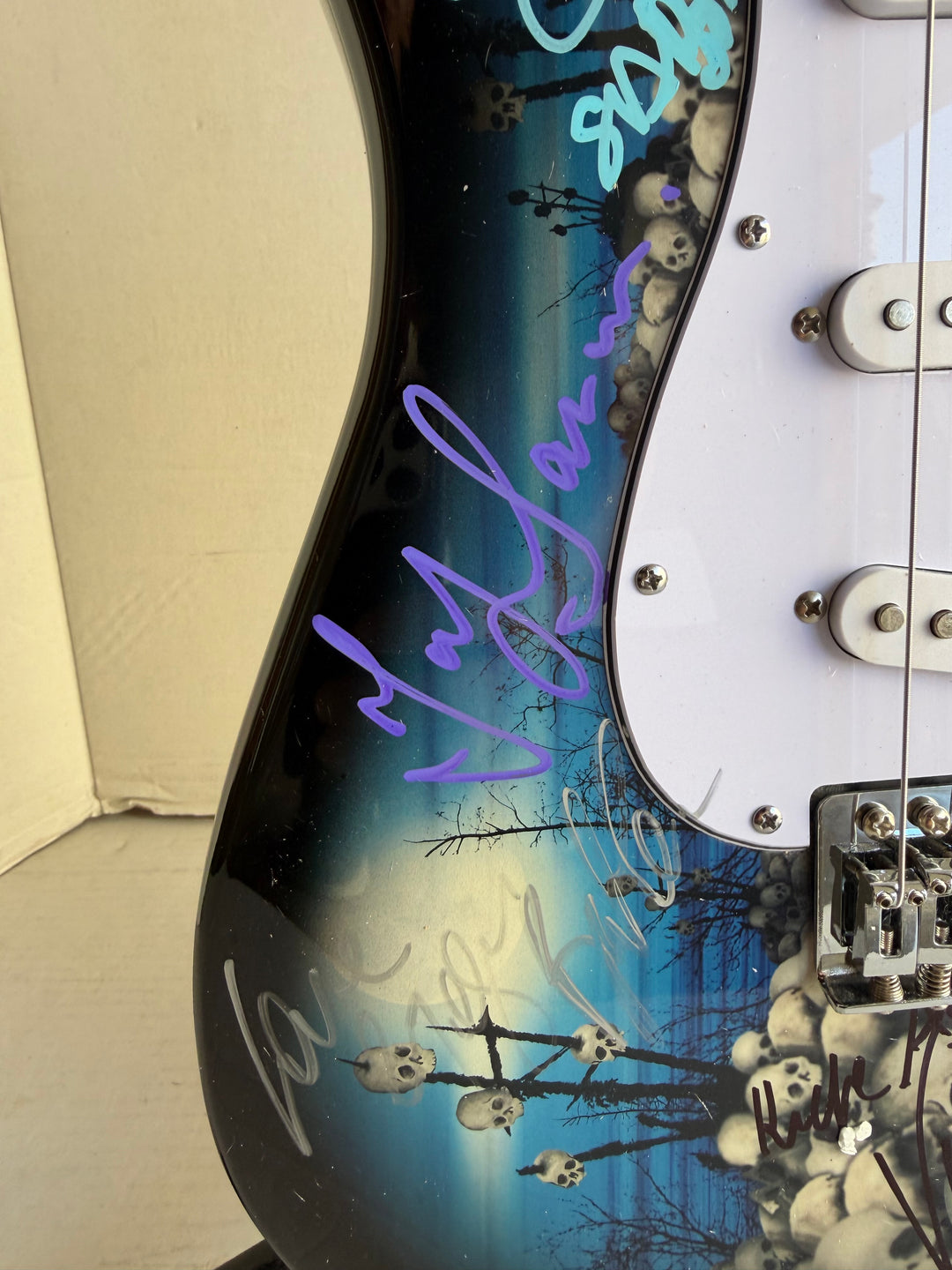 Ronnie James Dio Ozzy Osbourne Tony Iommi Bill Ward Geezer Butler Black Sabbath electric guitar signed with proof