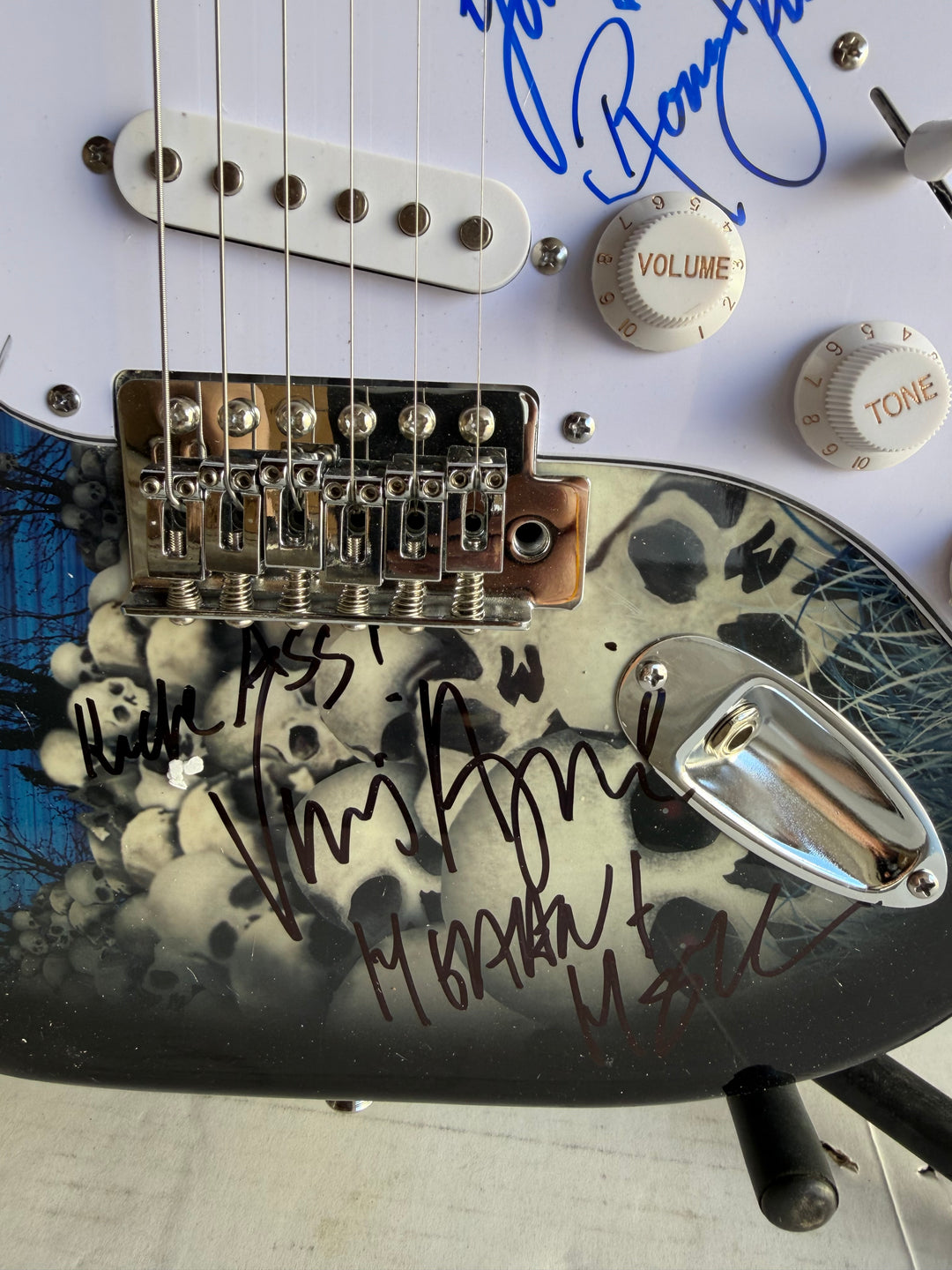 Ronnie James Dio Ozzy Osbourne Tony Iommi Bill Ward Geezer Butler Black Sabbath electric guitar signed with proof