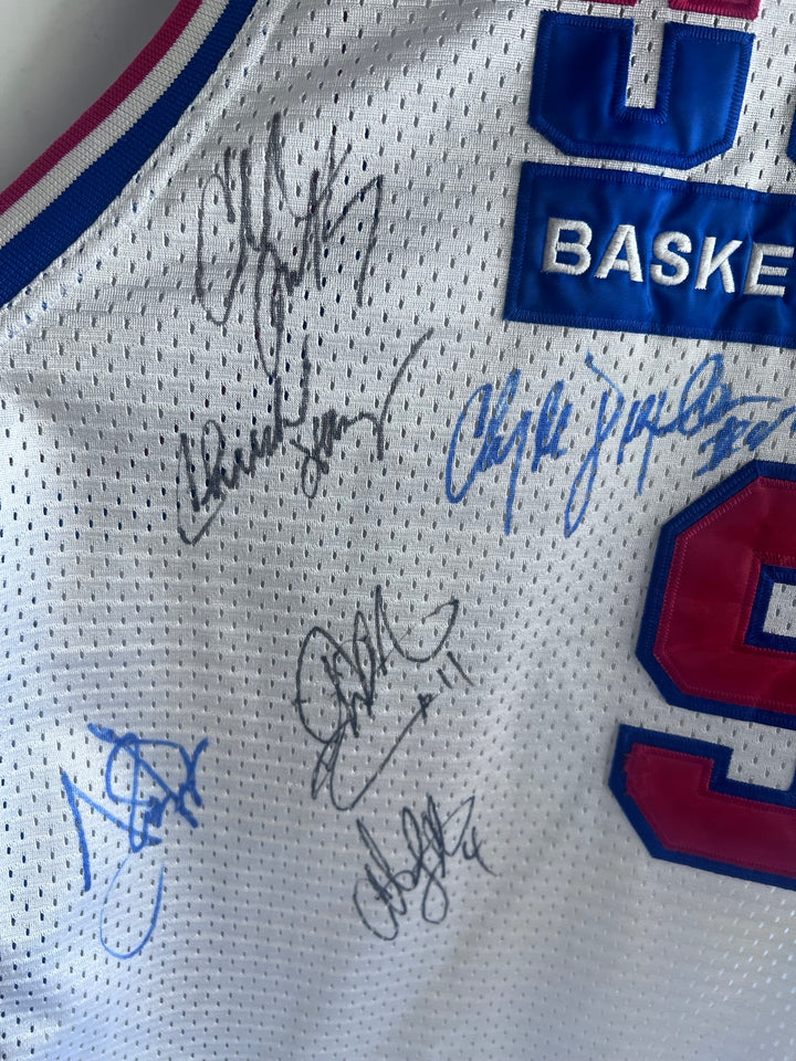 1992 USA Basketball the Dream Team signed jersey Michael Jordan, Scottie Pippen, Karl Malone, Chuck Daly, Magic Johnson signed  with proof