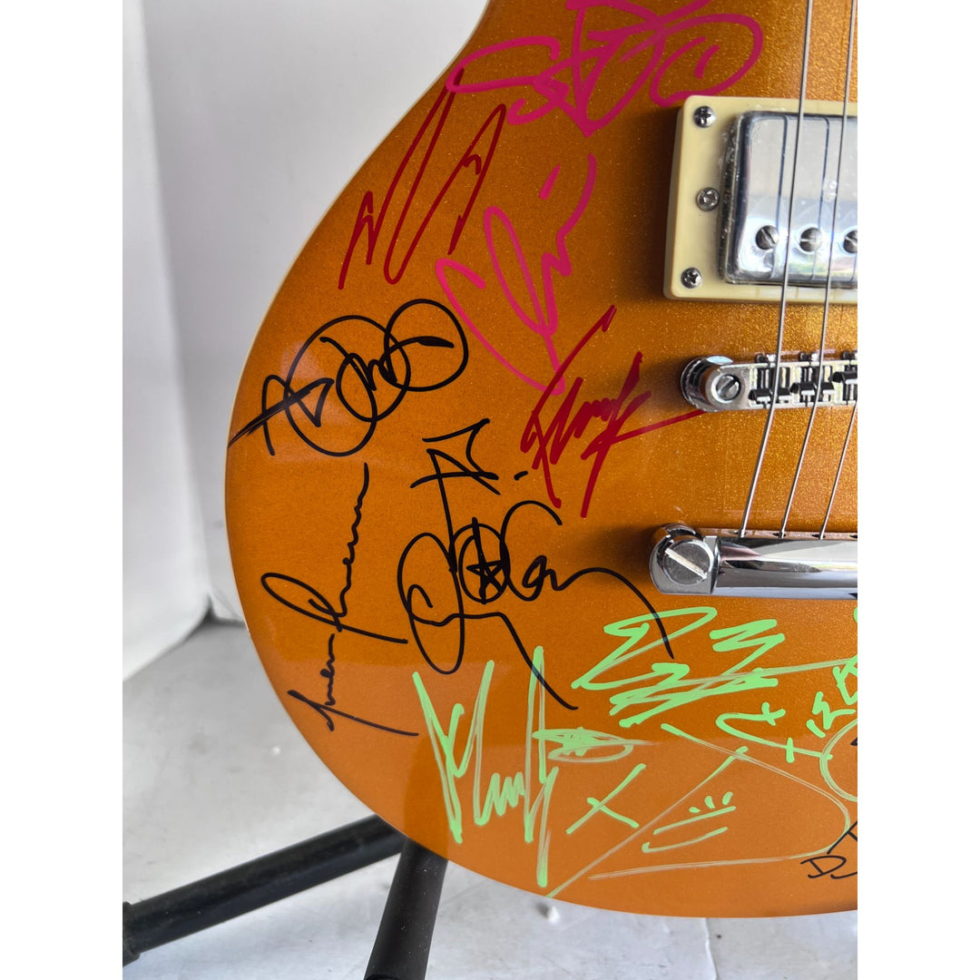 Deftones, Korn, Tool. Limp Bizkit & System of the Down Gold Les Paul electric guitar signed with proof