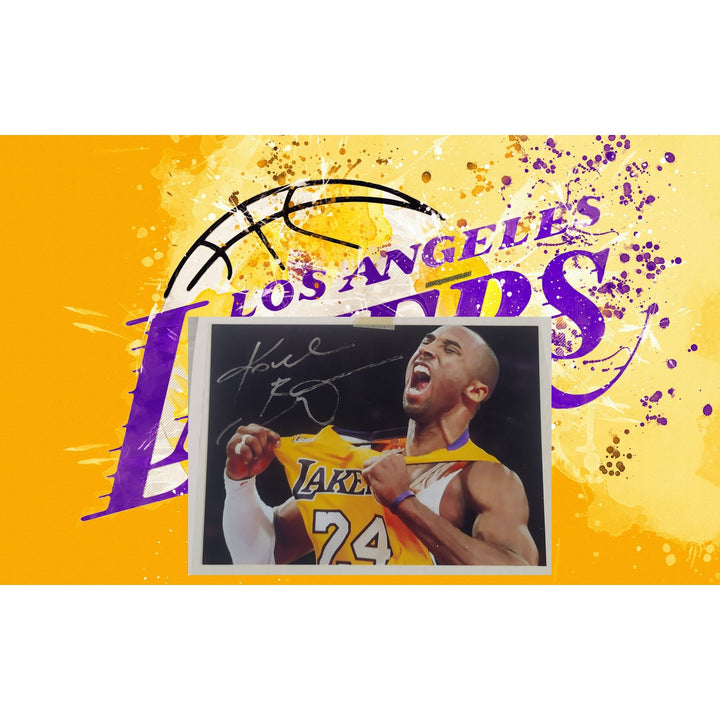 Kobe Bryant Los Angeles Lakers 5x7 photo signed with proof