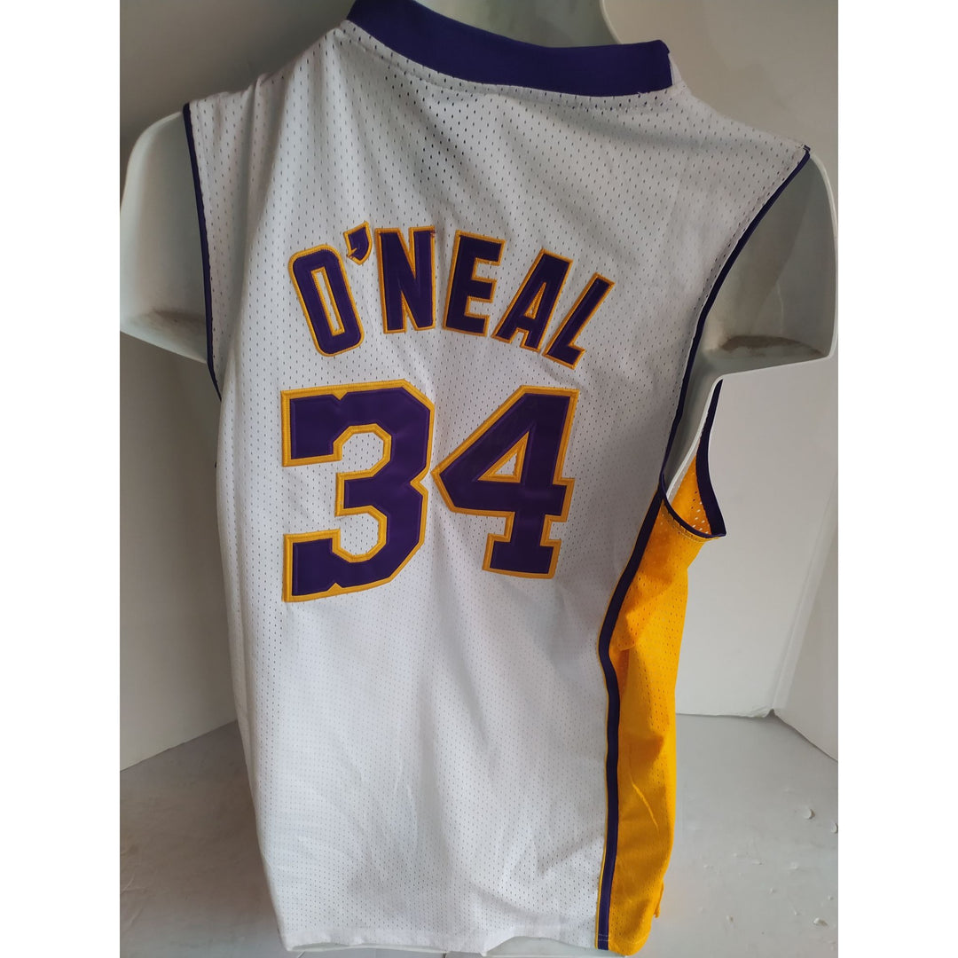 Los Angeles Lakers Kobe Bryant Shaquille O'Neal game model Jersey 1999-2000 team signed by NBA champions with proof