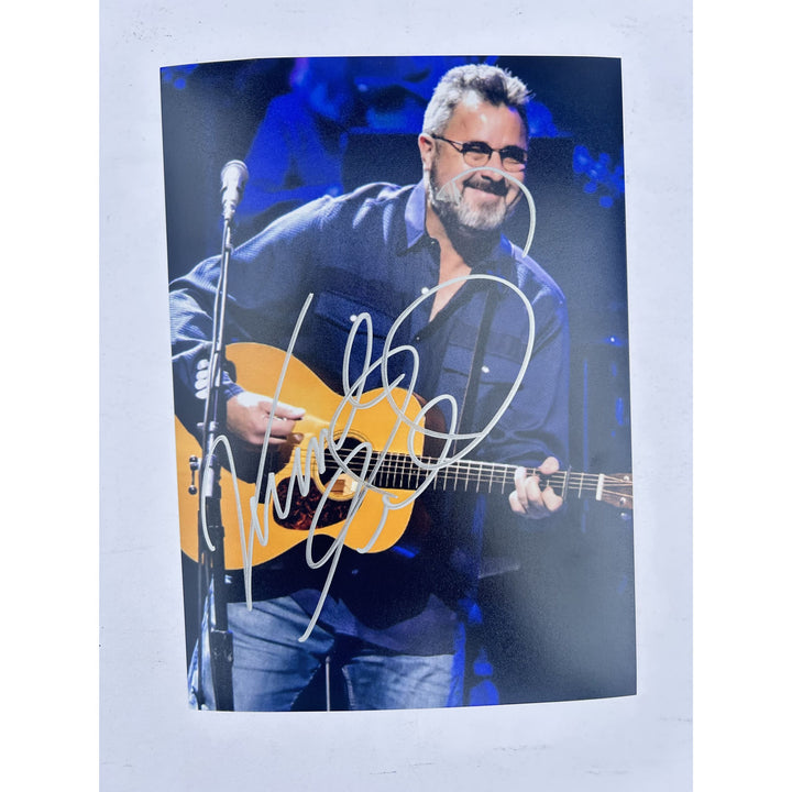 Vince Gill Country Music Legend 5x7 Photo signed with proof.