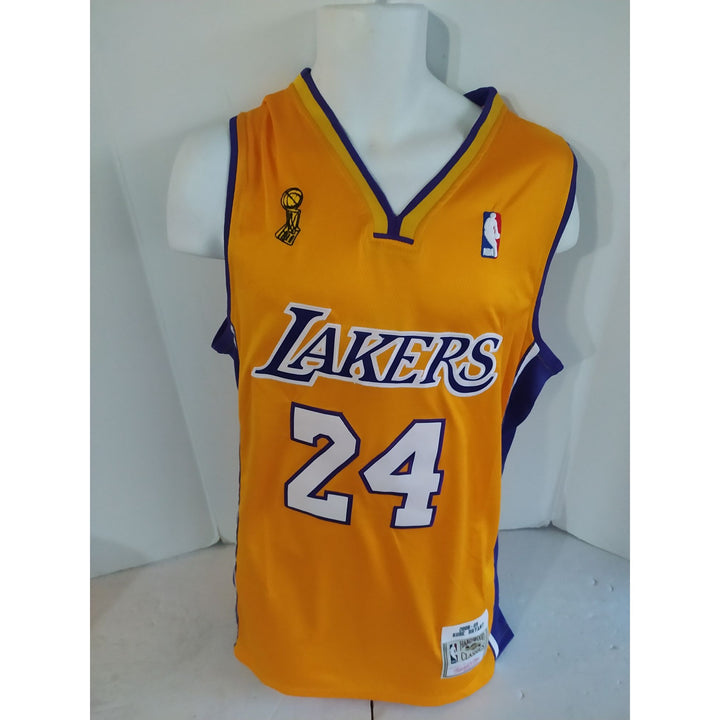 Kobe Bryant Los Angeles Lakers game model jersey signed with proof