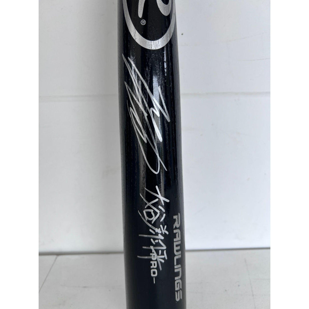 Shohei Ohtani Los Angeles Dodgers Rawlings MLB game model bat extremely rare signed in English and Japanese with proof