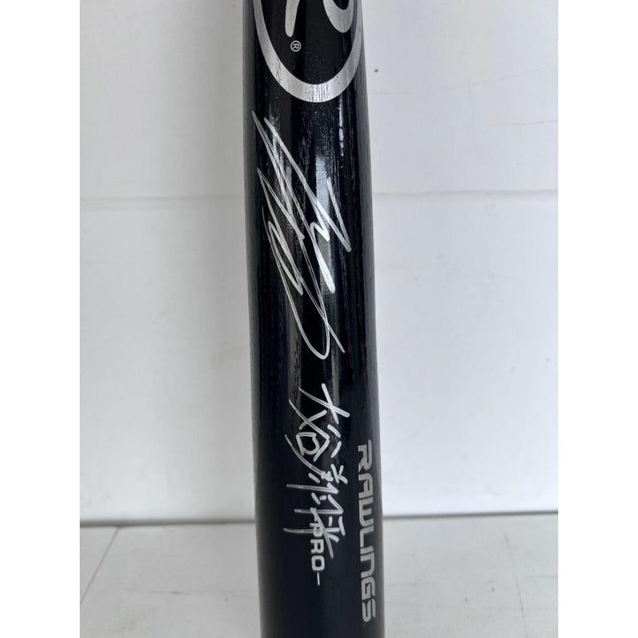 Shohei Ohtani Los Angeles Dodgers Rawlings MLB game model bat extremely rare signed in English and Japanese with proof