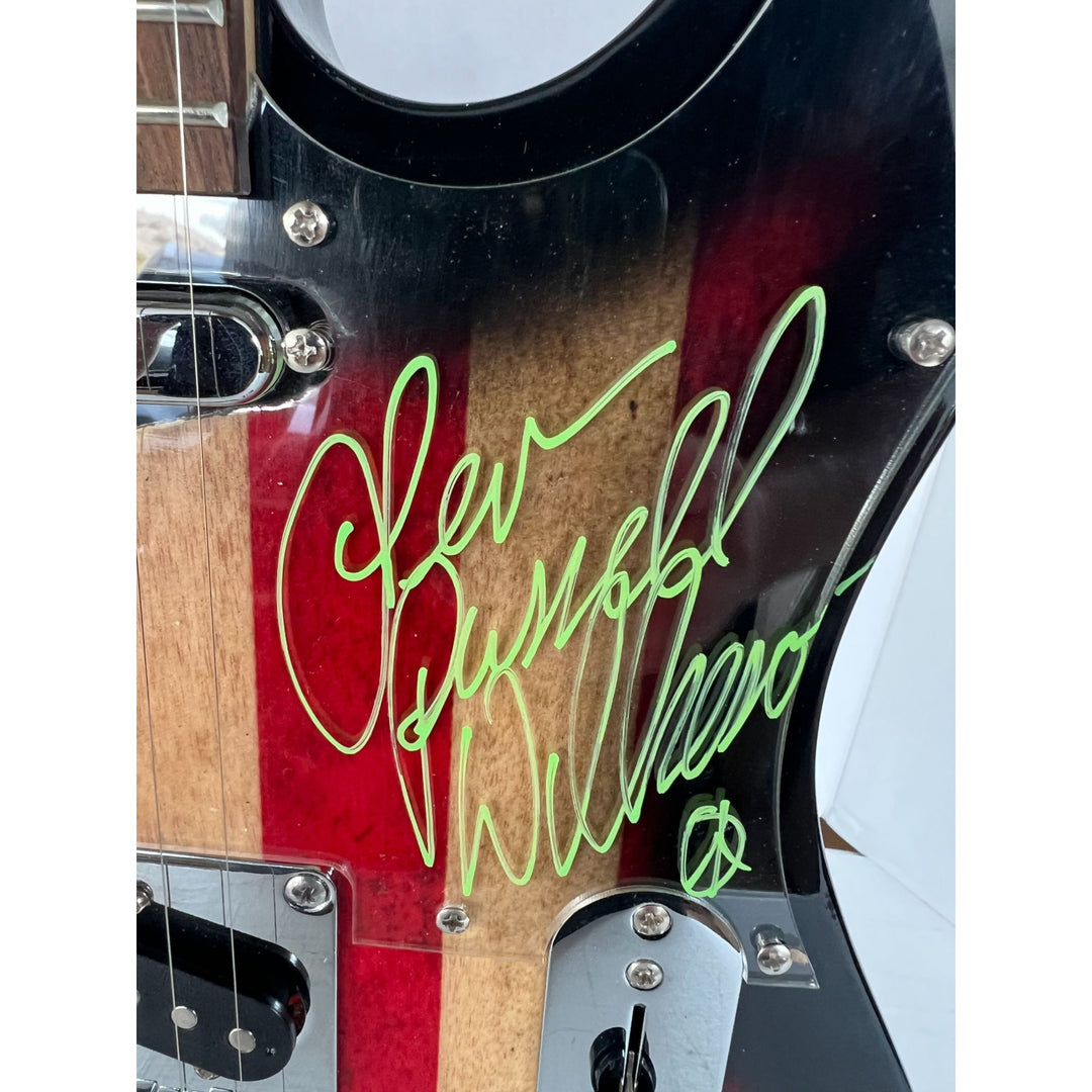 Lynyrd Skynyrd  Jonnie Van Zant, Gary Rossington,  Bob Burns  Leon Wilkeson, Billy Powell, Ed King American Flag electric guitar signed