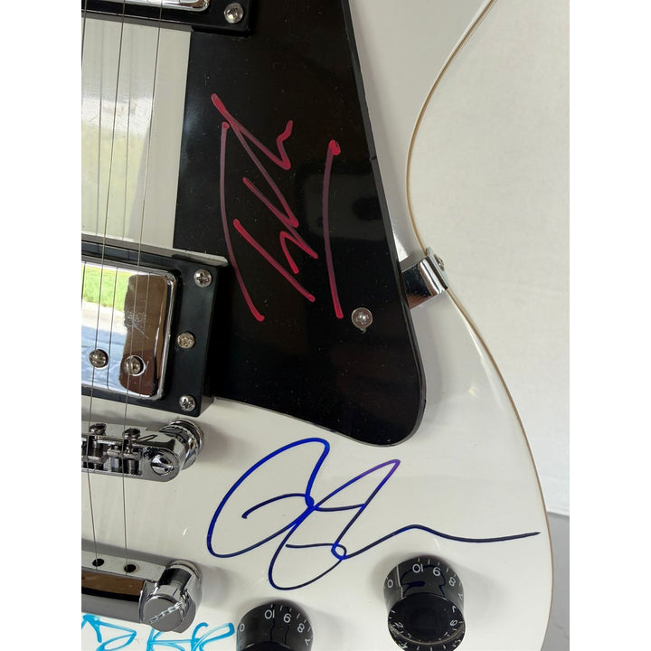 Beastie Boys, Run DMC, RATM, Public Enemy  white kes paul electric guitar signed with proof.