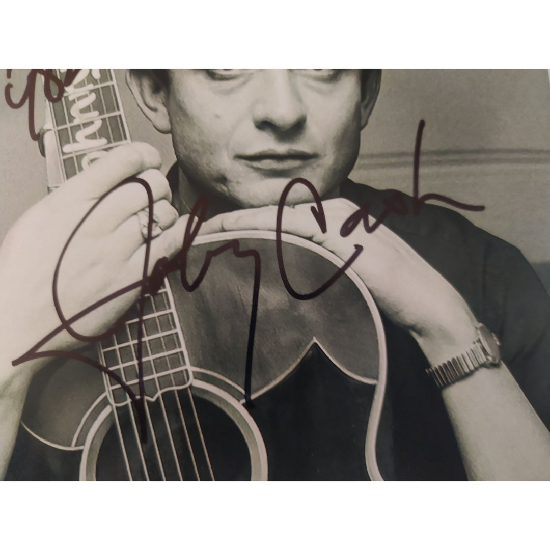 Johnny Cash "The Man In Black " 5x7 photo signed with proof