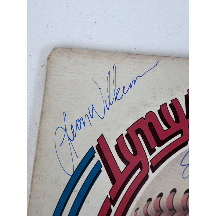 Lynyrd Skynyrd 1982 original lp " Best of the rest" signed Artimus Pyle, Ed King, Billy Powell, Leon Wilkenson, Garry Rossington, Allen Coll.